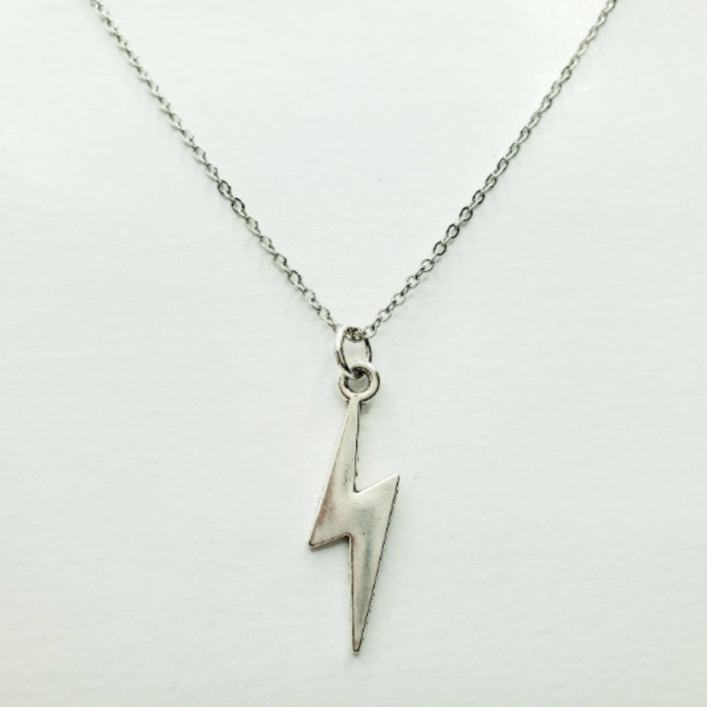🌹3/$30 NEW Dainty Lightning Bolt silver plated chain minimalist necklace